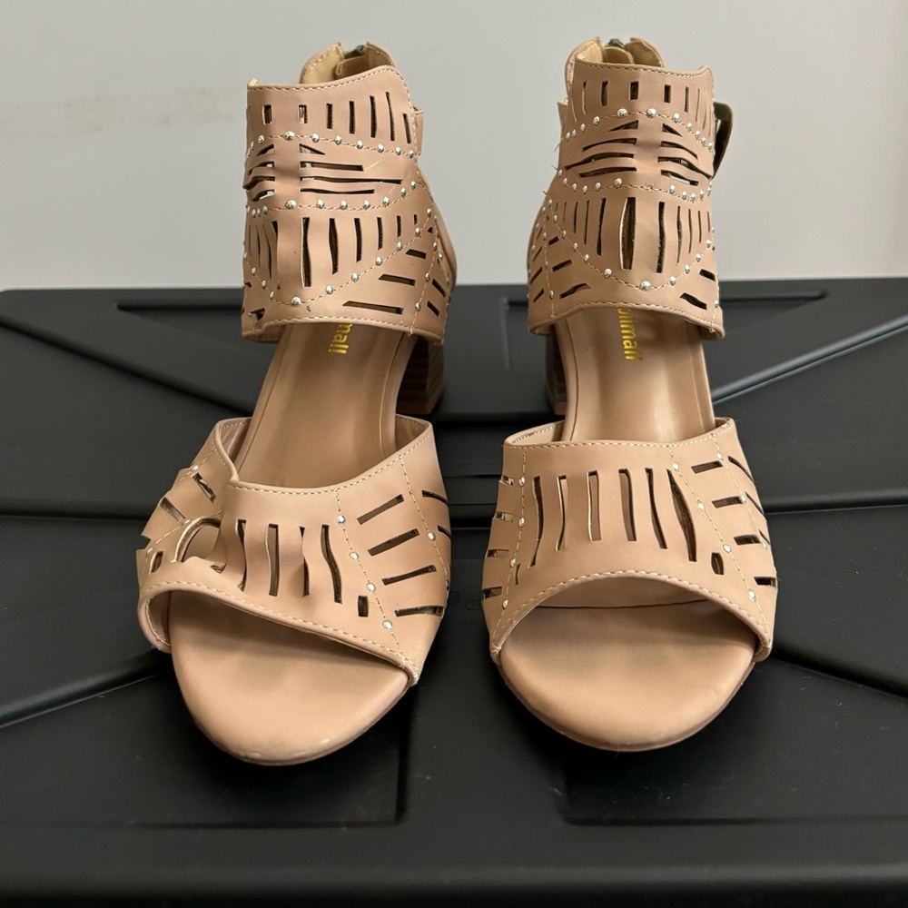 Jolimall Open Toe Shoe Women’s Size 6 Tan Color